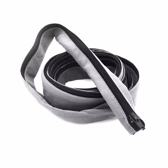 Enveloppement de harnais à fermeture éclair flexible pour la gestion des câbles